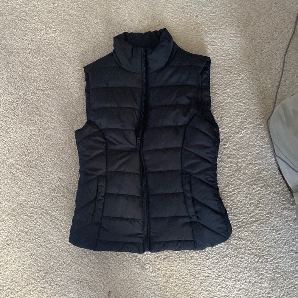 never has been worn and in good condition